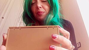 Sexy Giantess Craves Your Tiny Body!