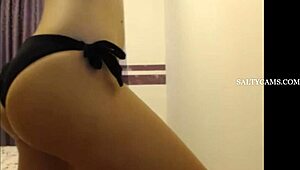 beautiful italian ass dances while i finger her horny wet pussy