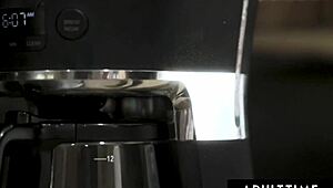 oh man skye blue deepthroats her bestie's cheating fiancee to fix his cold feet 😩💦