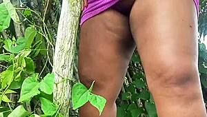 crente safada eu to esfregando minha buceta e cu nesse pau gigante ai