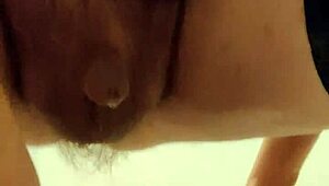 latexi69 teases tight ass with buttplug in shiny latex close up