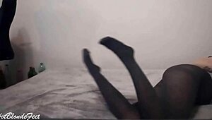 Her sexy legs in leggings drive me wild - Miley Grey