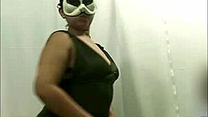 getting ready for livestream in this tight dress wanna watch me live damaslatinasnet