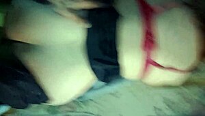 con esa falda corta se la meto de perrito hasta el fondo