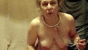 oh esclave f, autoseance uro con insultes y masturbacion salvaje