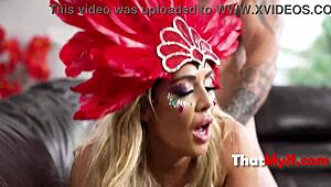 vivianne desilva's curvy ass tempts in brazilian backline costume