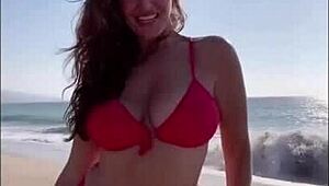 Does Married Brazilian Amateur Coroa's Sexy Dance Turn You On Too Much?