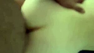 comendo cuzinho da esposa do amigo creampie dentro
