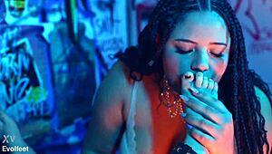 i train you with bratty footjobs and toe sucking worship