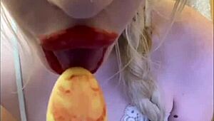 Sexy Elza Kom dances seductively in lingerie for bold blowjob sucking