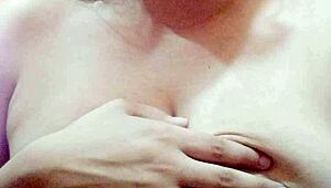 Aurora estelar bares her huge milf tits for huntr666