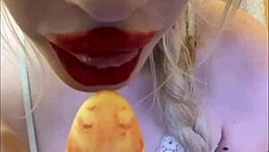 Sexy Elza Kom dances seductively in lingerie for bold blowjob sucking