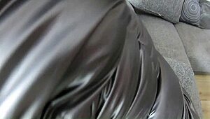 milf's havin such a good time with her curves