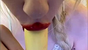 Sexy Elza Kom dances seductively in lingerie for bold blowjob sucking