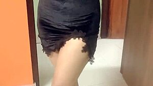 stepsis sneaks creampie doggy when parents leave home?