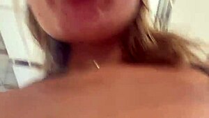 fingering my wet pussy with vibrator in public mall bathroom i squirt everywhere!!