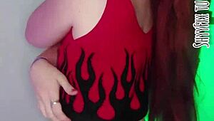 quieres ver cómo te bailo y te hago una pajita rica con mis tetas?