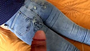 after he fucks my big ass i pull up jeans for huge cumshots dripping out, so hot