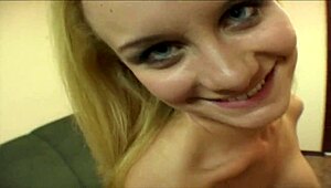 Обръснатата путка на Лиа Уайлд зейва от грубо кучешко и дълбоко гълтане в рибени мрежи!