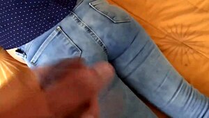 after he fucks my big ass i pull up jeans for huge cumshots dripping out, so hot