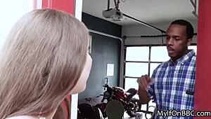 damn this curvy babe with big tits fixes her car by tittyfucking my huge bbc