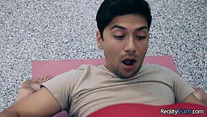 i can't stop shaking my big latina ass before max fills my horny pussy deep