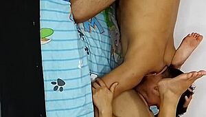 Meine geile Hurenfrau hart im Zimmer meines Stiefbruders ficken, dann platzt er rein 😈💦