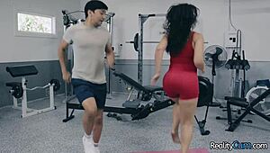 i can't stop shaking my big latina ass before max fills my horny pussy deep