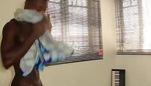 Hey dude after bathing that African hotel receptionist with her big black cock fantasy wrecked me i tried calling my wife but she joined the creampie fun 😱💦