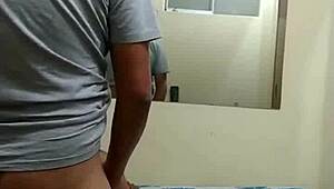 mi esposo me envia con maduro 😈 jovencita flashing big ass cuckold start!