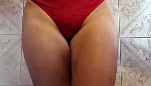 Laindomable Shakes Huge Ass in Sexy Dance Tease