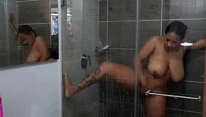 Join Giuliana Big's Hot Shower Big Pussy Toy Play