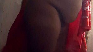 fresh from shower chubby ebony pussy drips with horny desire