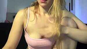 omg this horny bbw teen fingers her wet pussy so intensely she squirts everywhere 😩💦🍑