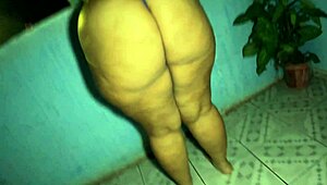 a amiga da minha ex ficou aqui e dormiu só de calcinha...