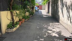 Skinny Girl Begs Facial Cumshot Before Street Cumwalk? 