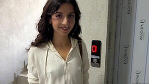 Skinny Girl Begs Facial Cumshot Before Street Cumwalk? 