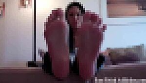 You like these sexy heels on my toes don't you?!