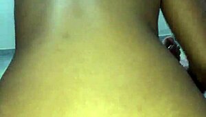 ai caralho look at this huge ass petite flashing tits n pierced nipples 😍🔥
