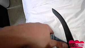 Daphne Dare rides good wood vibrations to cum hard! 🍆💦😈