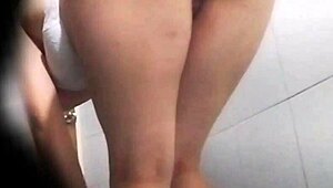 Spying on my hot Colombian stepmom shaving her pussy outdoors feels so naughty