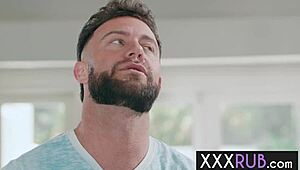 massage n blowjob its da best therapy ya know n dis big ass milf masseuse she perfect for it