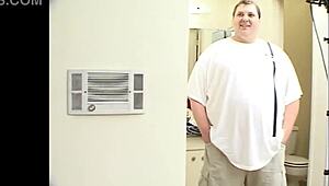 Pregnant blonde gets double penetrated barefoot?