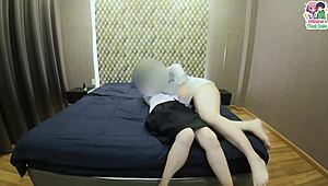 น้องนักเรียนไทยสุดน่ารักอมควยเสี่ยใหญ่ก่อนโดนเย็ดคาชุดนักเรียนน้ำแตกเต็มกระโปรงเลยย