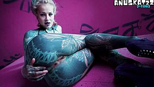 tattoo goth slut fists her gaping asshole solo 😈 juicy anal stretch play