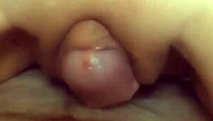 Coño Milking Cock with Juicy Lactating Teen Pussy!