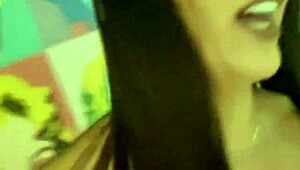 Hey, ready for my first actor test with this big clit brunette latina flashing her huge pussy on homemade casting?