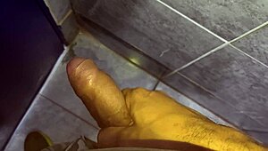 Look at this old cuckold husband jerking off close up in the bathroom like a total amateur.
