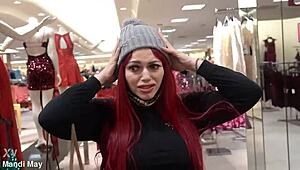 Sucking huge cock outdoors earns Christmas presents