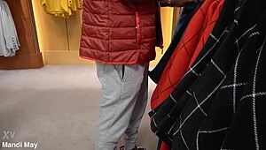 Sucking huge cock outdoors earns Christmas presents